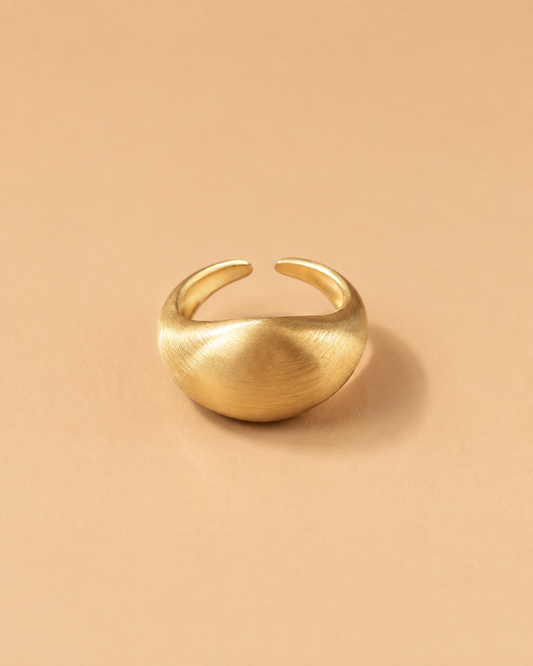 Anillo Ajustable Dorado Liso de Volumen