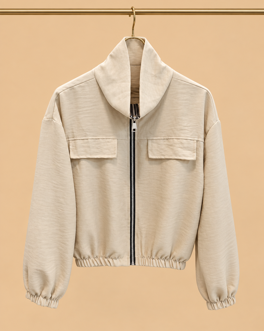 Chaqueta Corta Beige con Cremallera y Cuello Alto