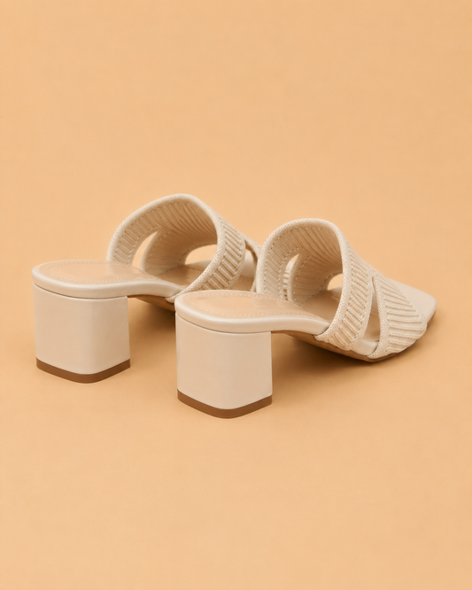 Sandalias Beige de Tacón Ancho con Tira de Punto