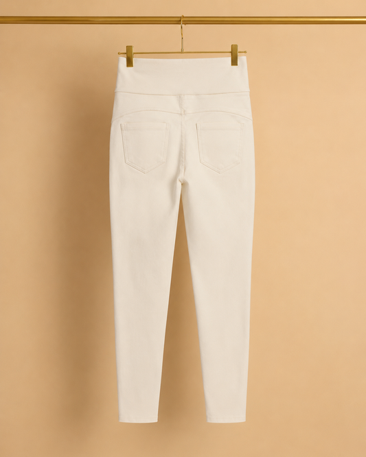 Pantalón Push-Up Beige de Botonadura Dorada
