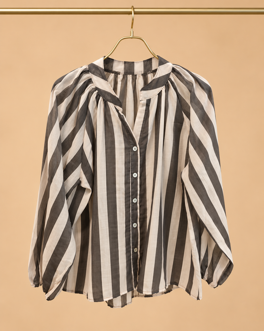 Blusa Gris y Beige de Rayas con Manga Globo