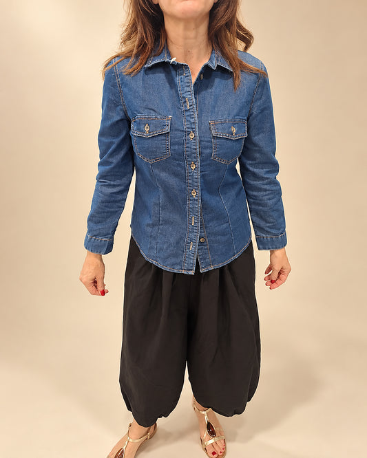 Camisa Vaquera Azul con Bolsillos Frontales