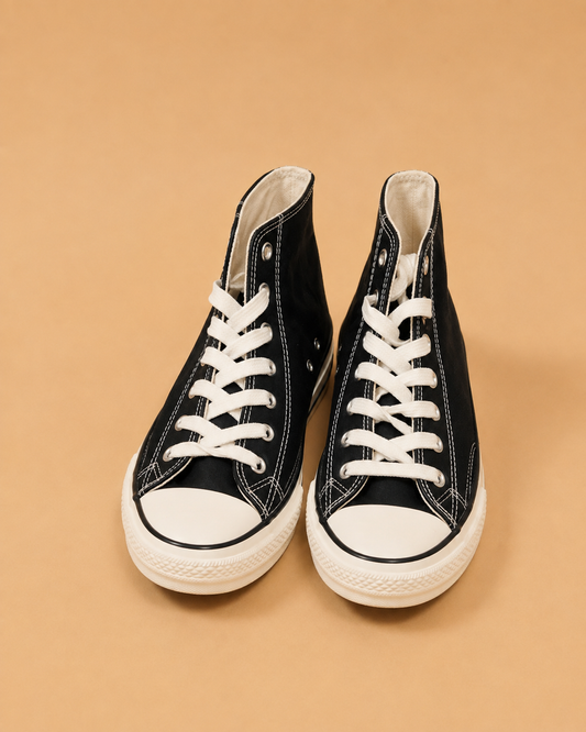 Zapatillas Altas Polipiel Negras con Cordones Blancos