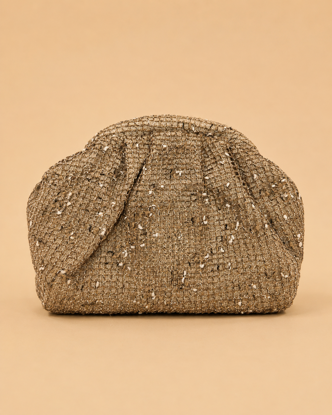 Bolso Clutch Texturizado con Flor y Cadena Dorada