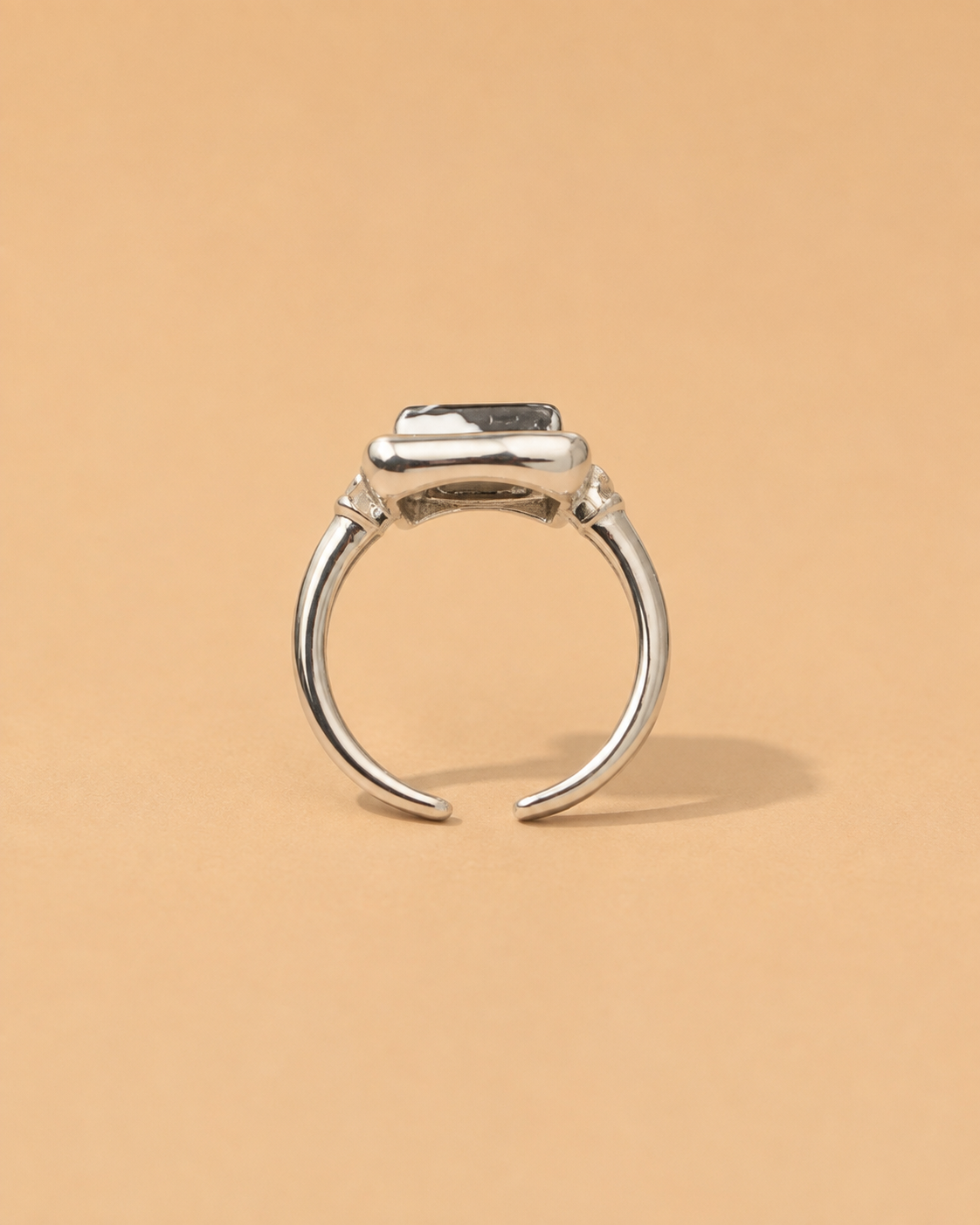 Anillo Ajustable Plateado Cuadrado Marmoleado Negro