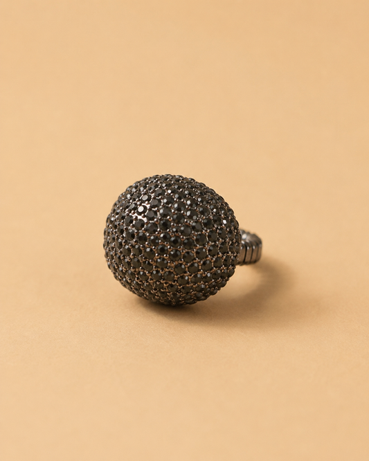 Anillo Negro Cúpula de Brillo Ajustable