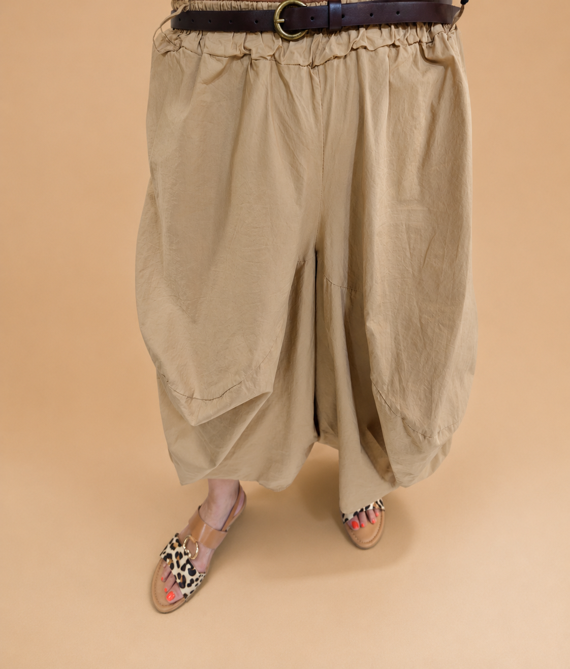 Pantalón Balloon Con Cordón LateralBeige con Bolsillos JOT