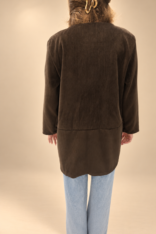 Chaqueta Larga Marrón Abierta de Textura Suave