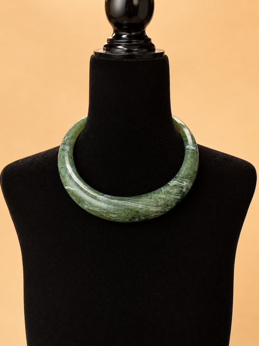 Collar Rígido Verde de Efecto Marmoleado