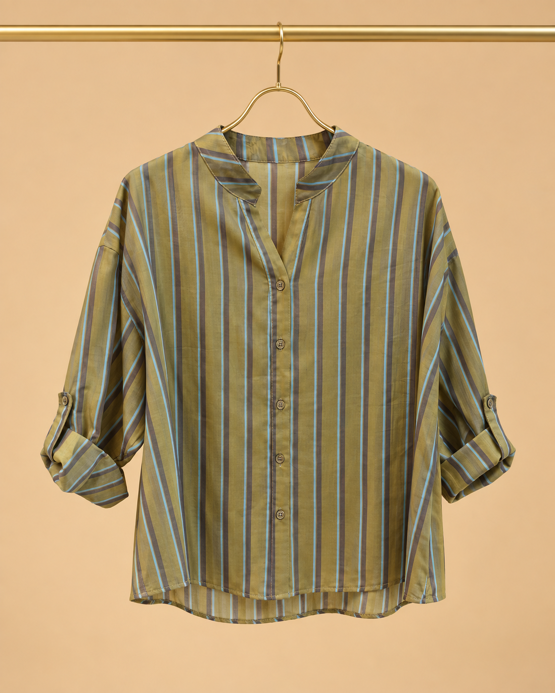 Camisa Verde Oliva de Rayas Azules