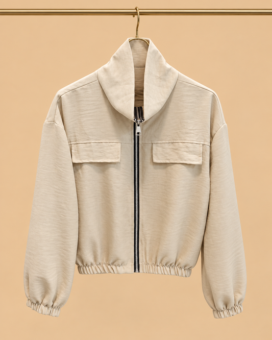 Chaqueta Corta Beige con Cremallera y Cuello Alto