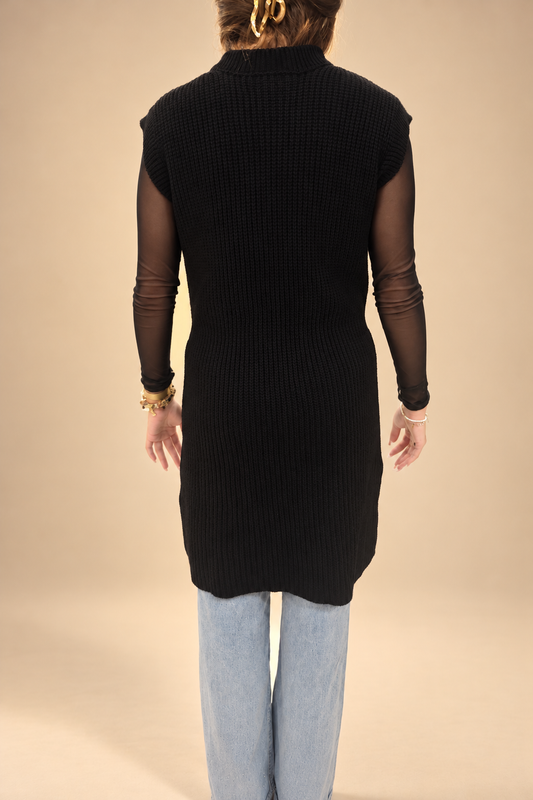 Vestido de Punto Negro sin Mangas y Cuello Alto