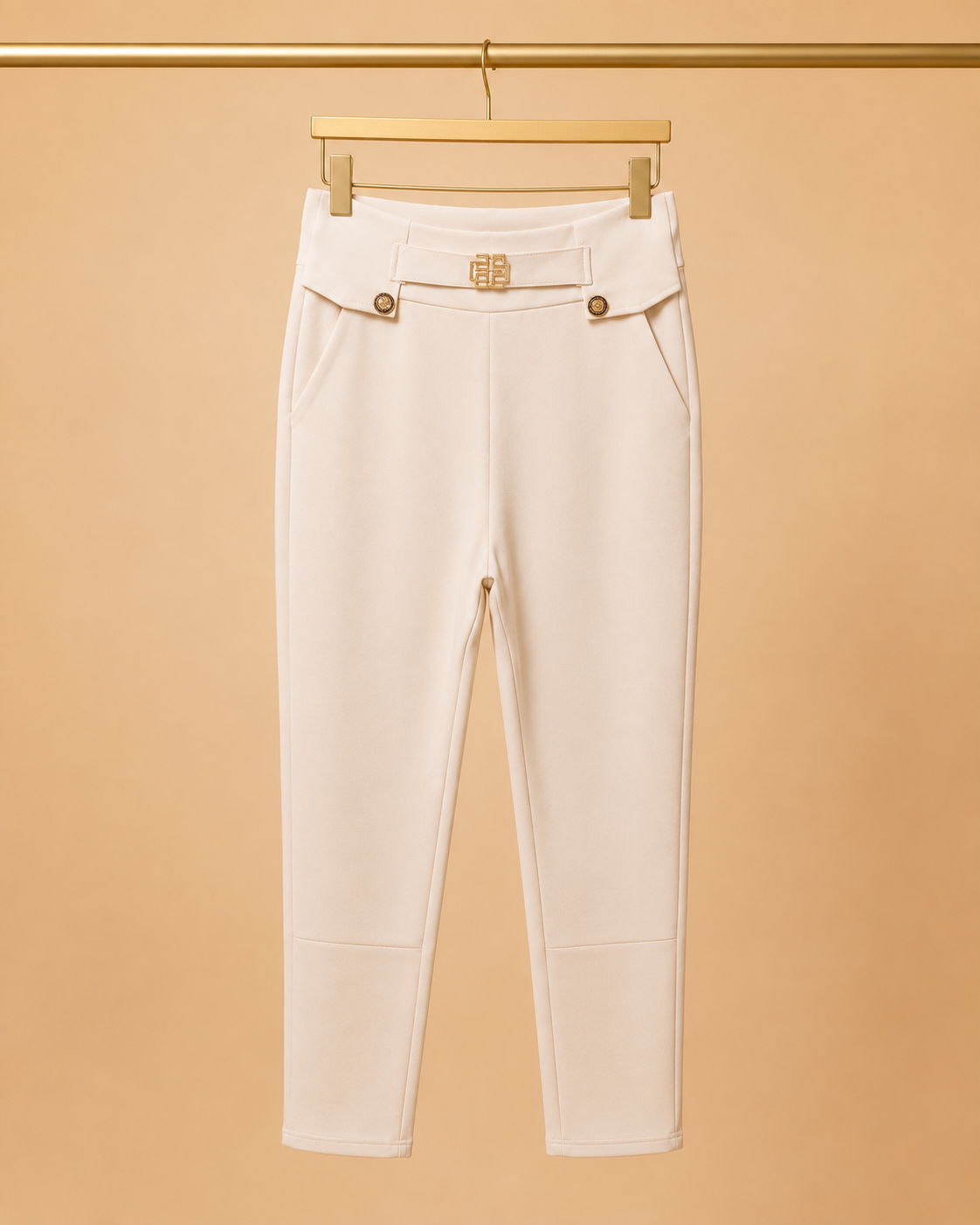 Pantalón Beige Acampanado con Costura Horizontal