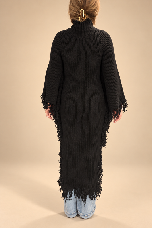 Poncho Largo Negro de Punto con Flecos
