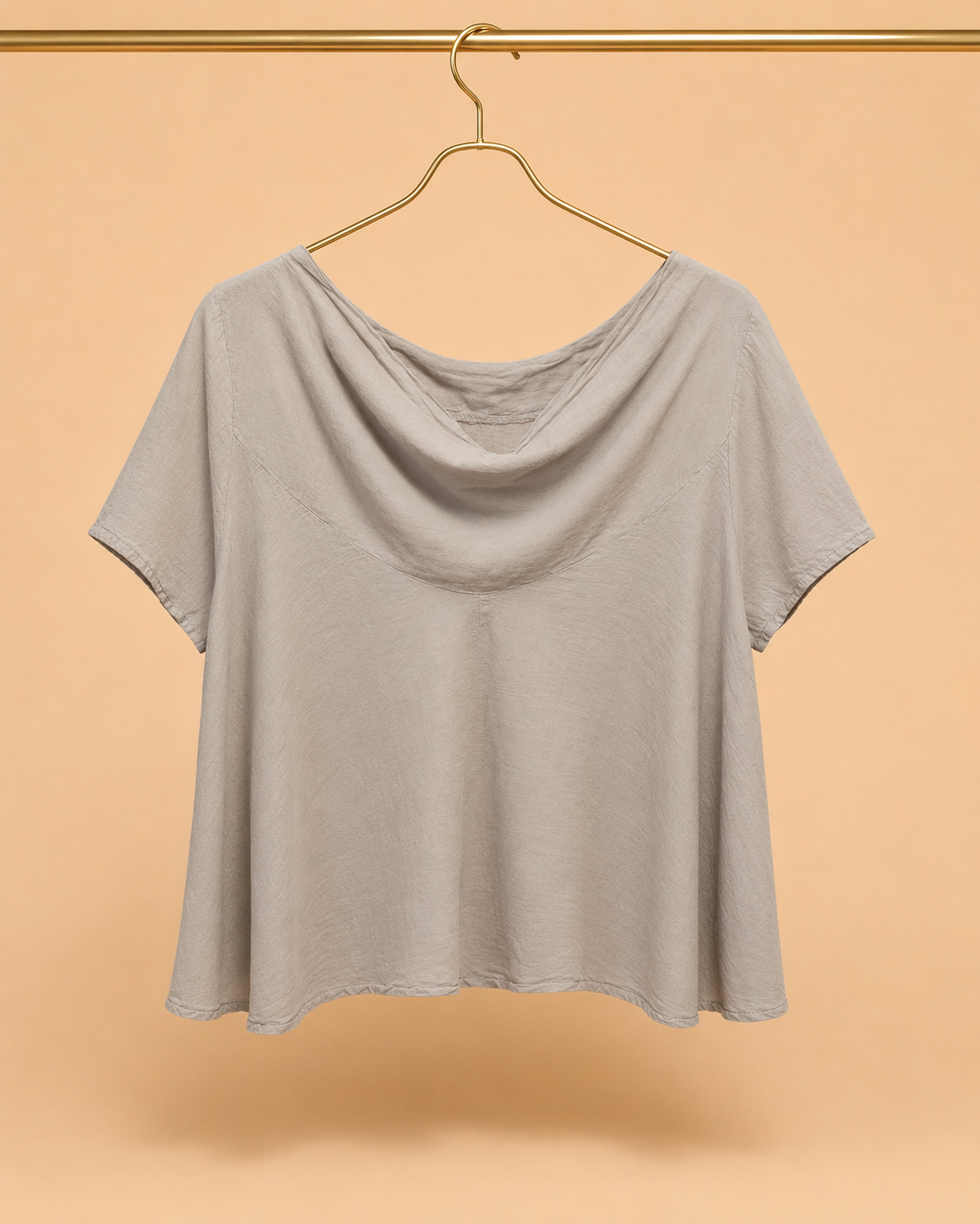 Camiseta Fluida de Cuello Drapeado JOT