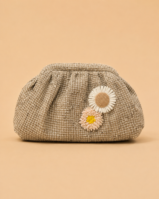 Bolso Clutch Beige con Flores y Cadena Dorada Desmontable