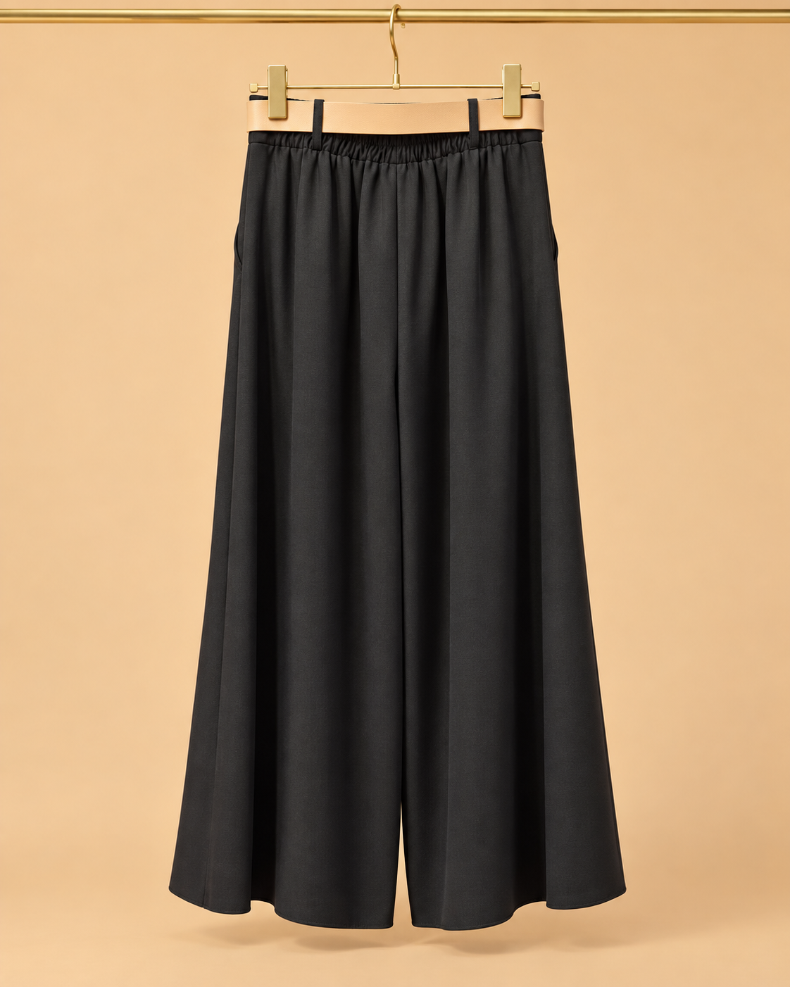 Pantalón Palazzo Negro con Cinturón Beige