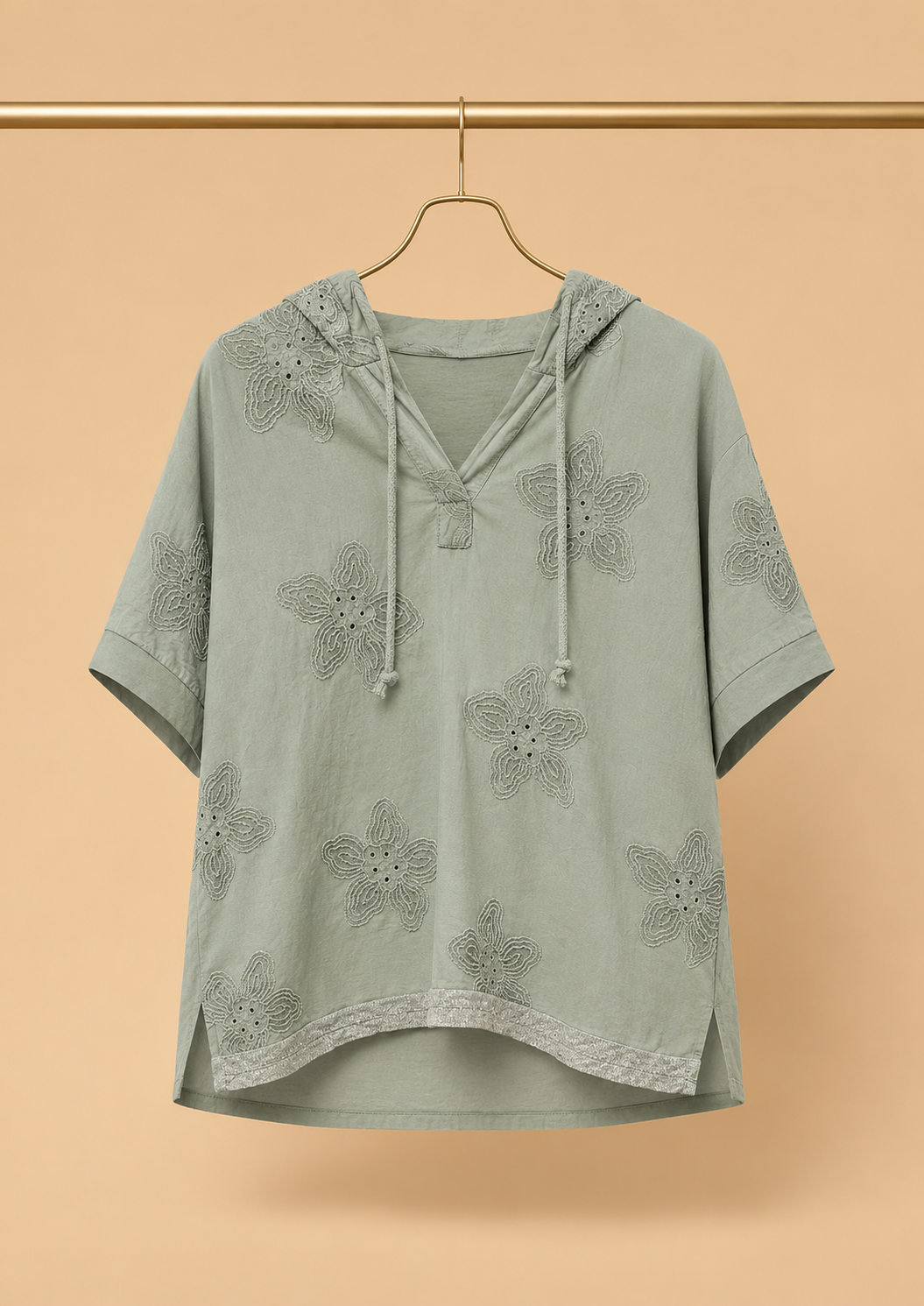 Blusa con Capucha y Flores Bordadas JOT