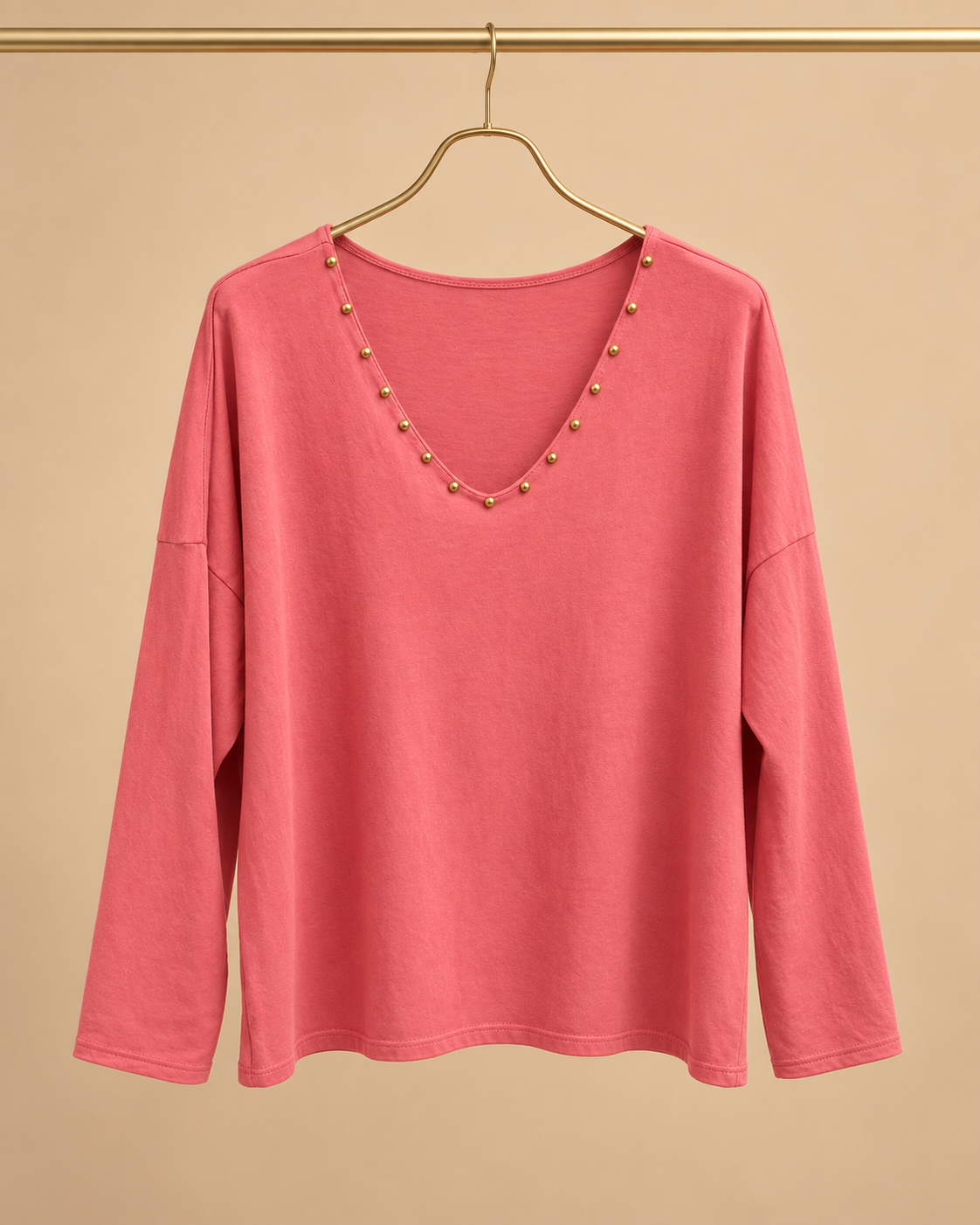 Top Rosa Escote V con Detalle Dorado