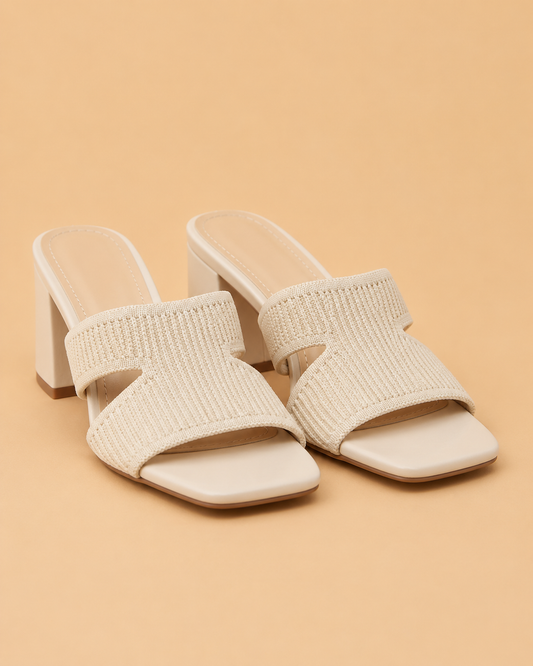 Sandalias Beige de Tacón Ancho con Tira de Punto