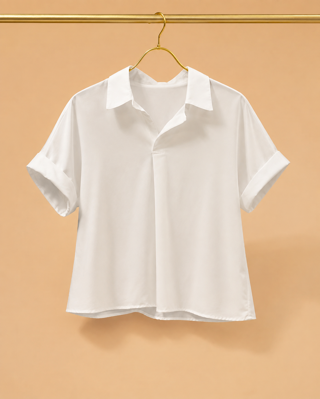 Blusa Blanca de Manga Corta con Cuello Camisero