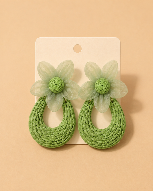 Pendientes Flor Verde con Aro Trenzado Efecto Rafia
