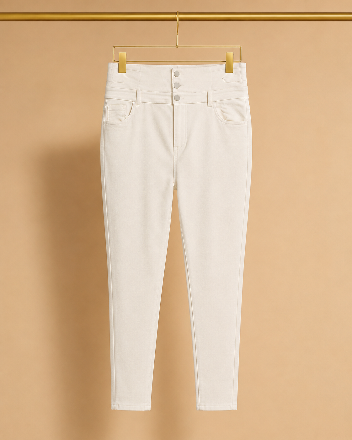 Pantalón Push-Up Beige de Triple Botón