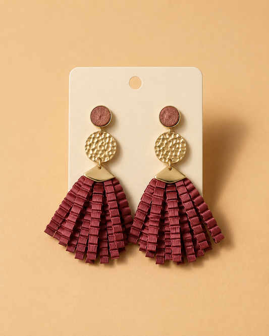 Pendientes Burdeos con Flecos y Detalles Dorados