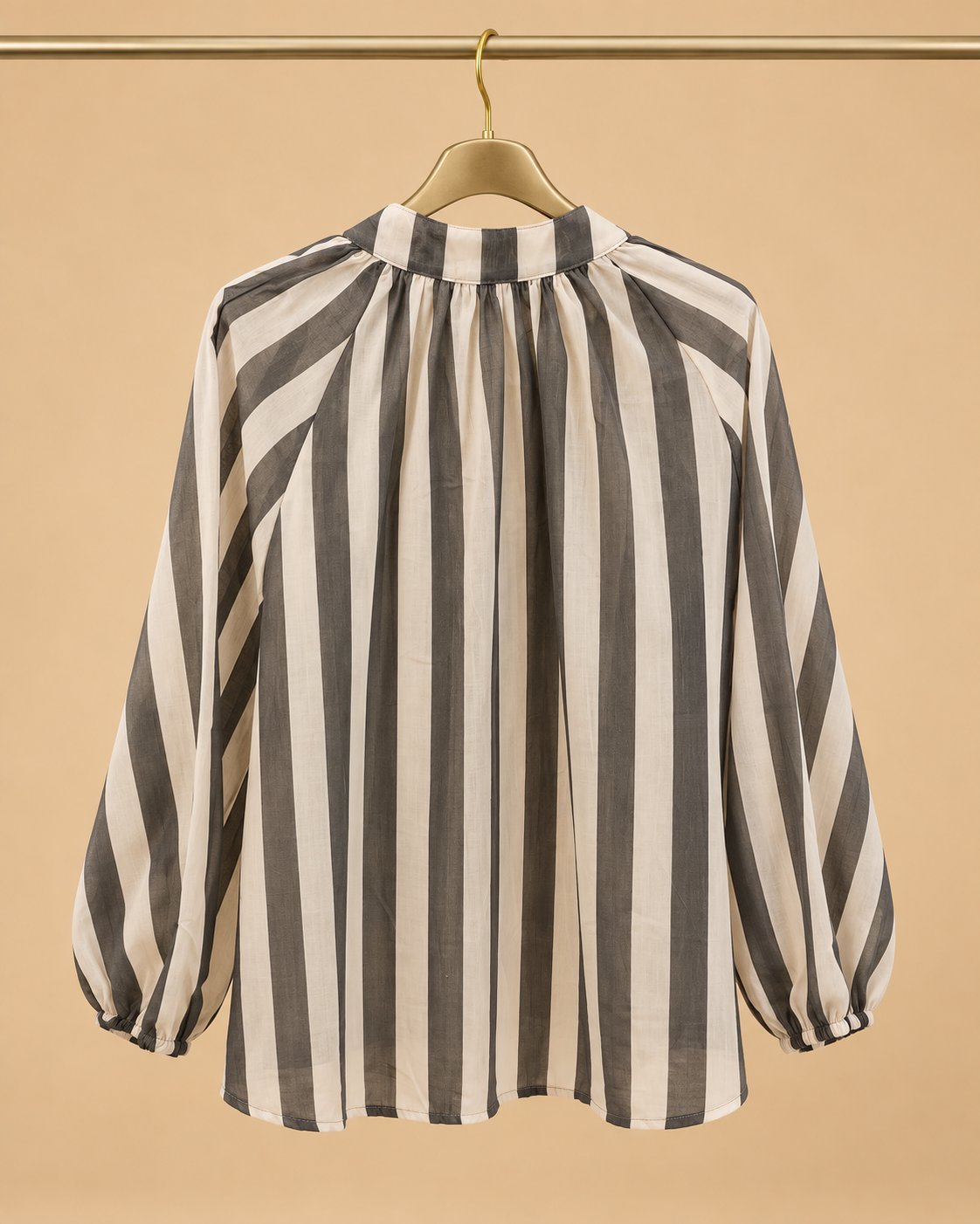 Blusa Gris y Beige de Rayas con Manga Globo