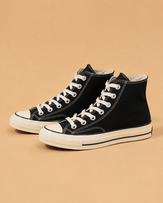 Zapatillas Altas Polipiel Negras con Cordones Blancos