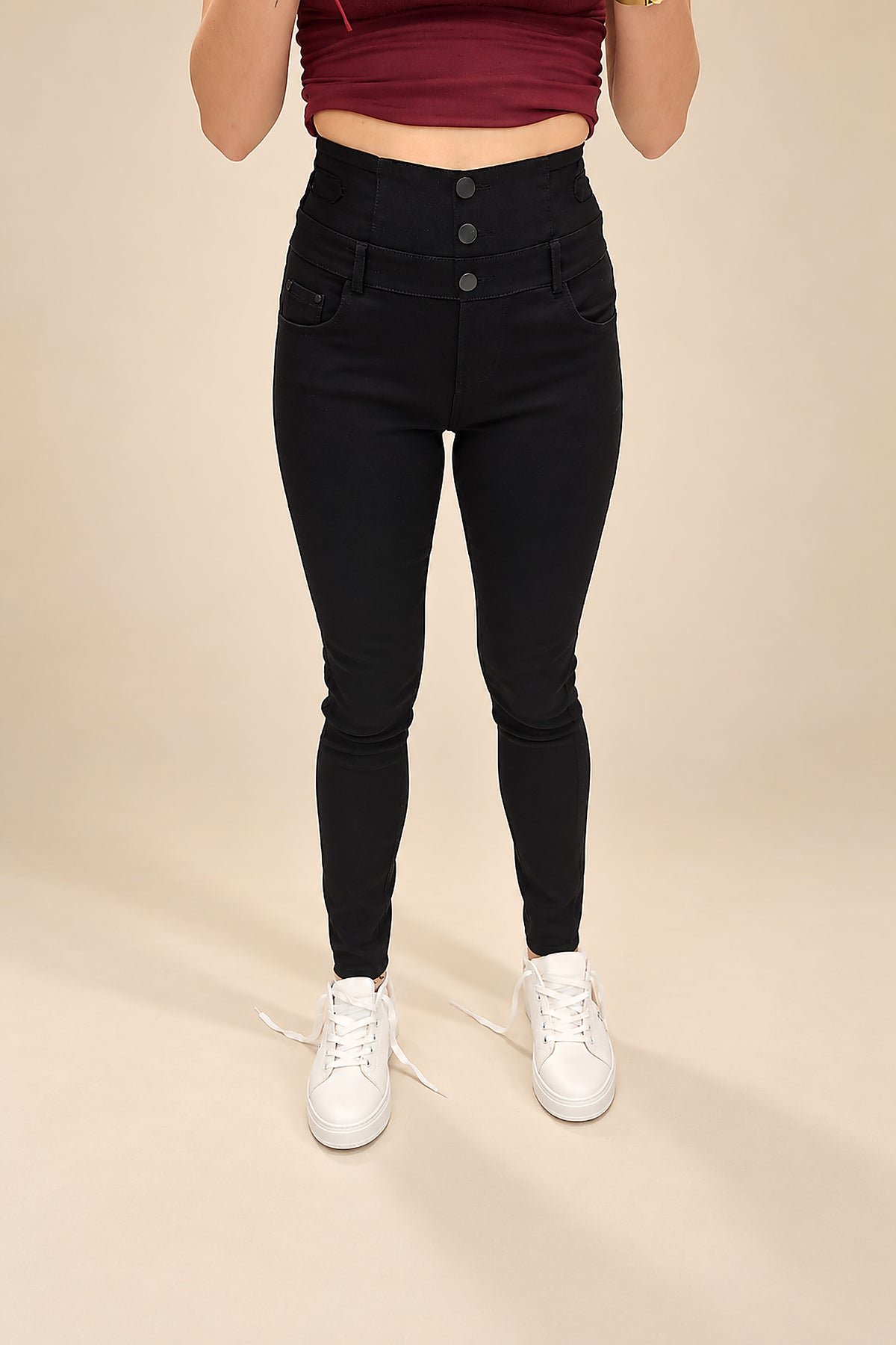 Pantalón Push-Up Negro de Cintura Estructurada