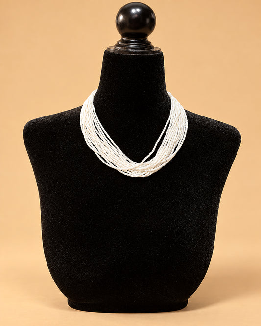 Collar Blanco Multihilo de Efecto Nacarado