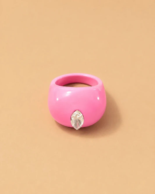 Anillo Rosa Ancho con Lágrima Transparente