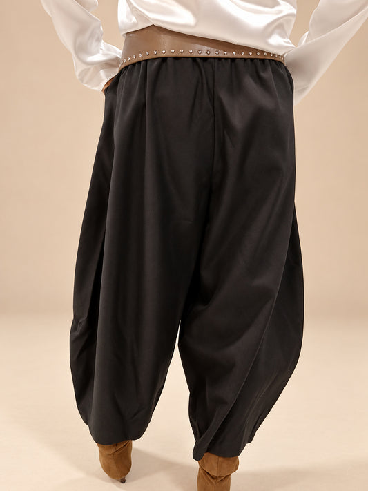Pantalón Negro Balloon de Pinzas y Bolsillos
