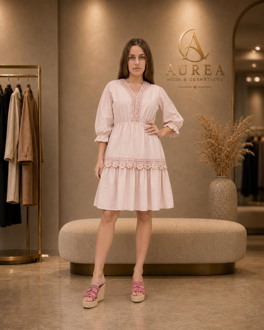 Vestido Corto Rosa Empolvado con Encaje