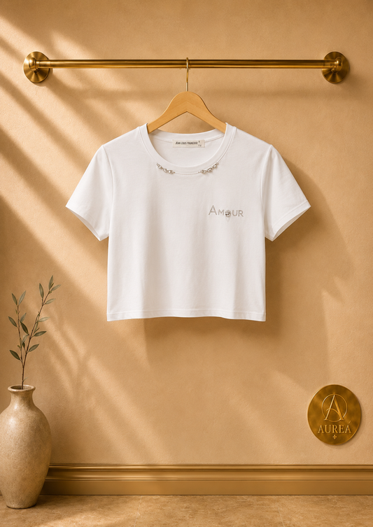 Camiseta Crop Amour con Detalles Brillantes