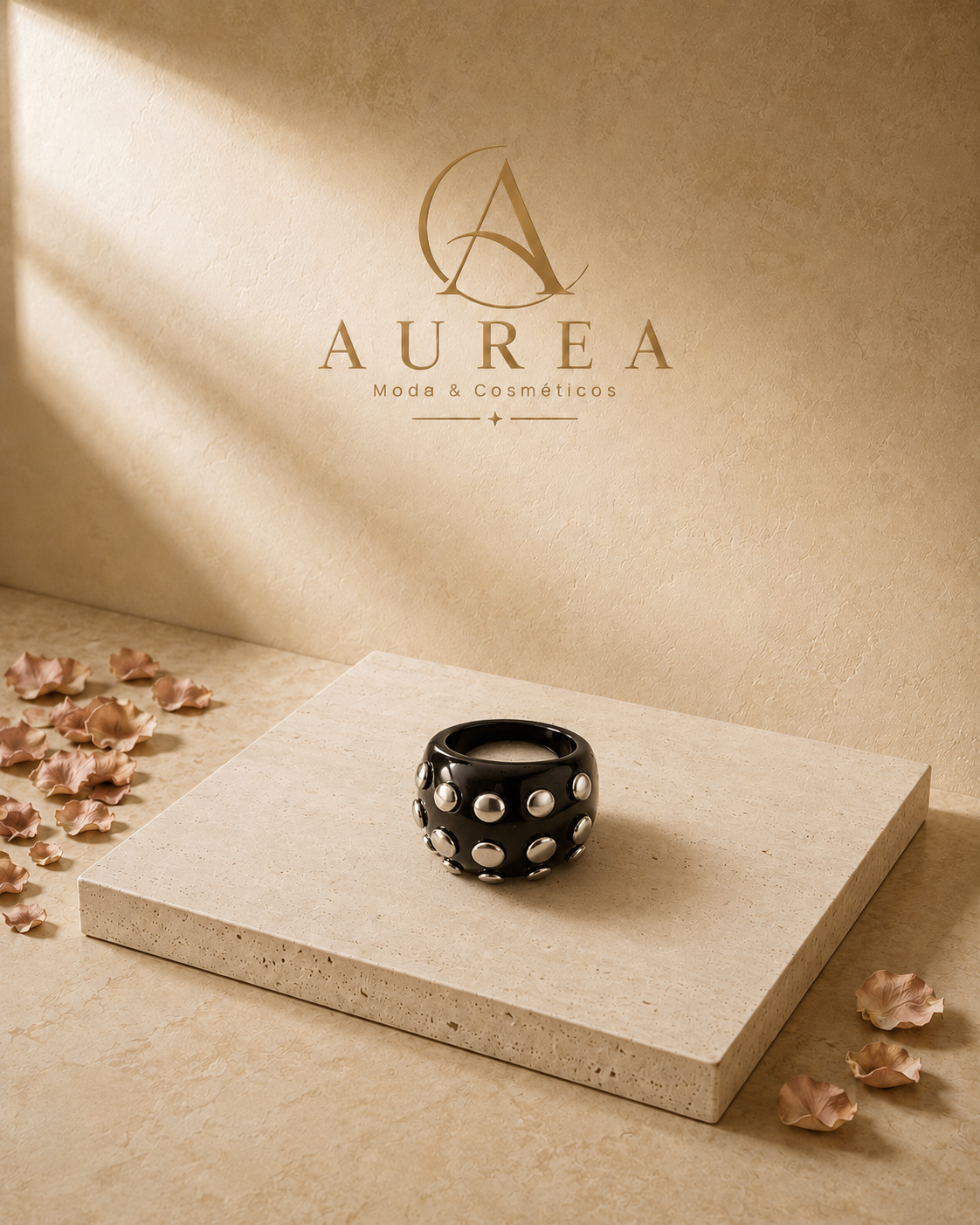 Anillo con Detalles Plateados